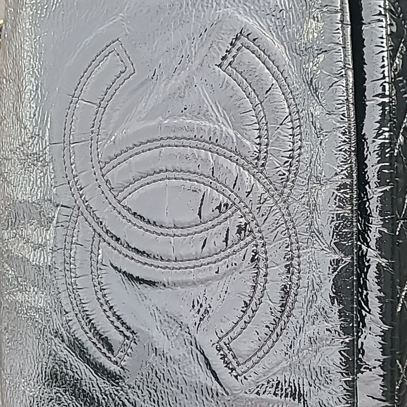 Chanel Rock and Chain Shoulder Bag - Picture 6 of 16